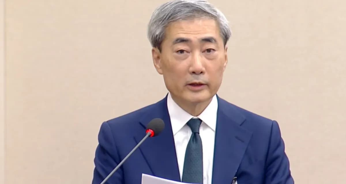 “갈 길 명확하다” 한은, 연내 금리 인상 굳혔다⋯ 사실상 긴축 전환 선언