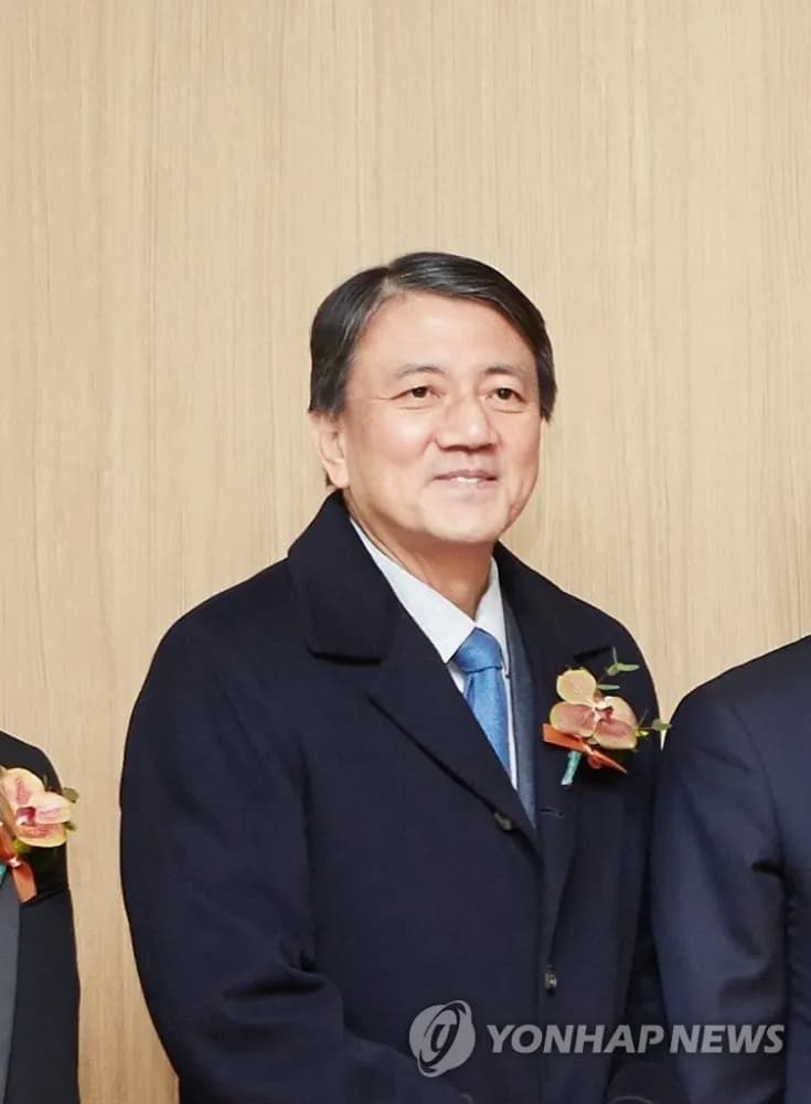 홍석준 회장, BGF리테일 지분 전량 매각…오너 일가 편의점 사업 구조 변화 - TokenPost