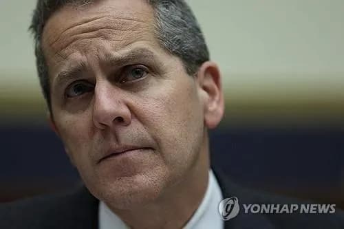 미국 연준 바 이사, 금융 규제 완화 장기적 위험 경고 - TokenPost
