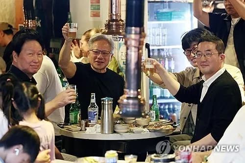 젠슨 황 엔비디아 CEO, 한국 산업계와 AI 반도체 협력 강화 - TokenPost
