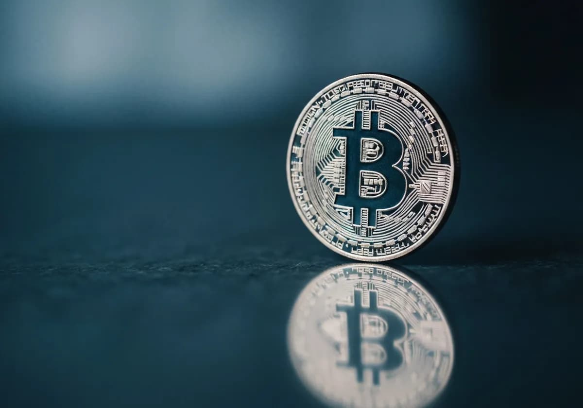 비트코인, 5만9000달러 급락에도 바닥론 부상…20만달러 반등 시나리오 주목 - TokenPost